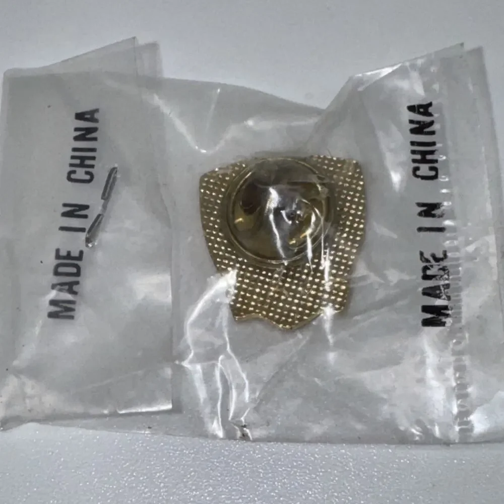 US Army Apache AH-64A Attack Helicopter Lapel Pin B-6 NIP